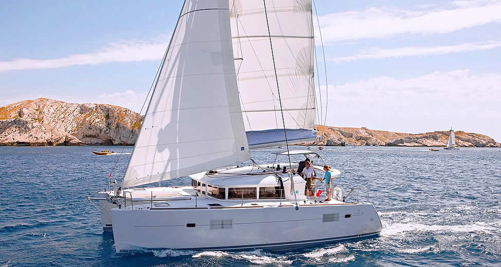 Paros sailing day cruise Catamaran Lagoon 400 S2
