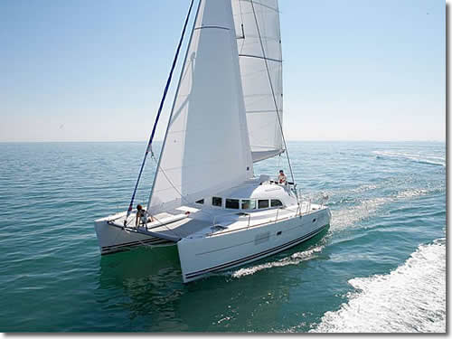 Rent the CatamaranLagoon - 380